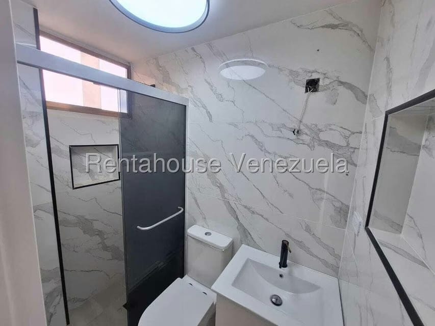 Apartamento (1 Nivel) en Venta en Guaicay, Distrito Metropolitano - 11