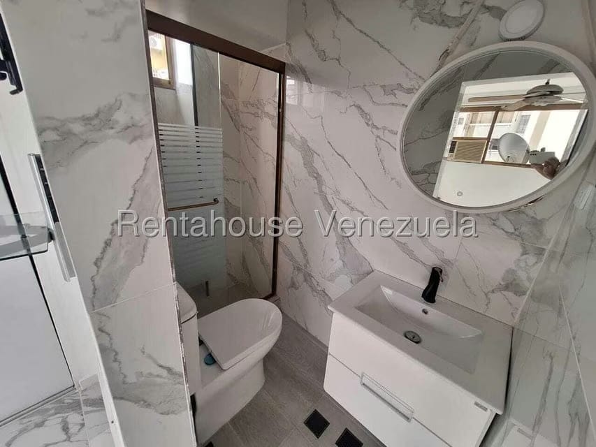 Apartamento (1 Nivel) en Venta en Guaicay, Distrito Metropolitano - 13