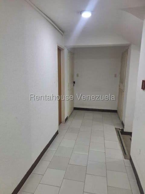 Apartamento (1 Nivel) en Venta en Guaicay, Distrito Metropolitano - 19