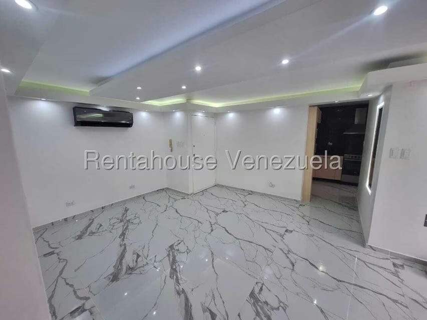 Apartamento (1 Nivel) en Venta en Guaicay, Distrito Metropolitano - 6
