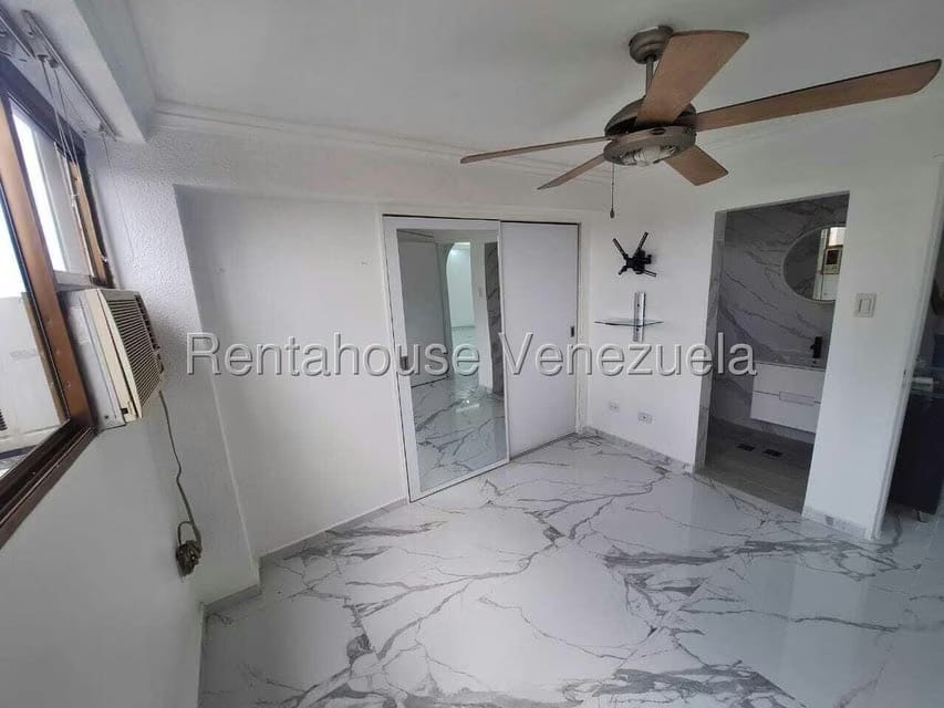 Apartamento (1 Nivel) en Venta en Guaicay, Distrito Metropolitano - 10