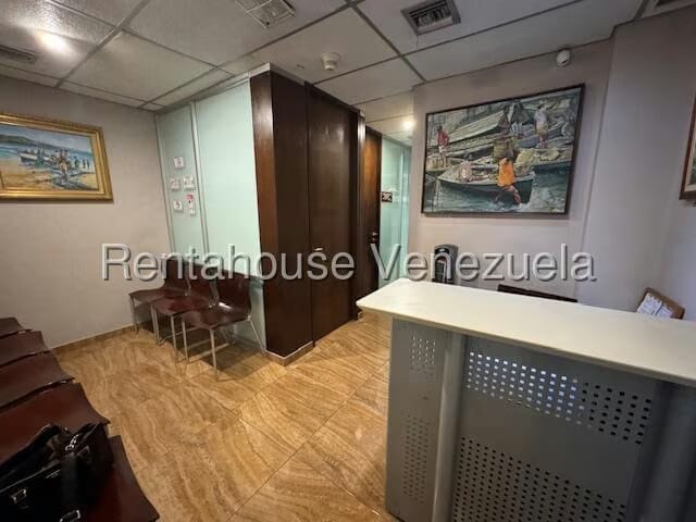 Comercial (Consultorio Medico) en Alquiler en San Bernardino, Distrito Metropolitano - 2