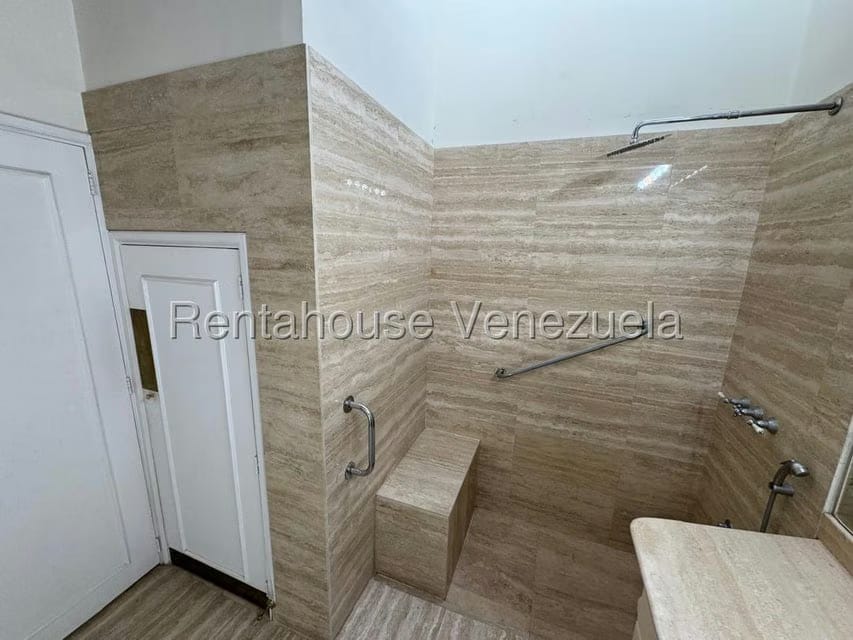 Anexo (1 Nivel) en Alquiler en Oripoto, Distrito Metropolitano - 15