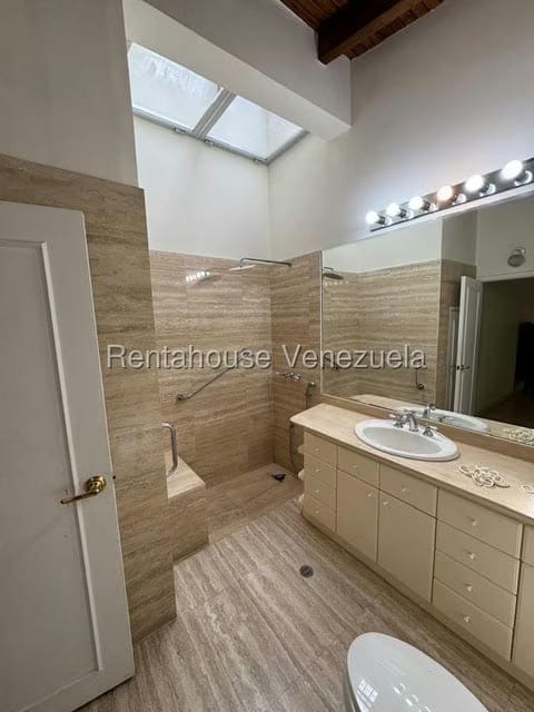 Anexo (1 Nivel) en Alquiler en Oripoto, Distrito Metropolitano - 7