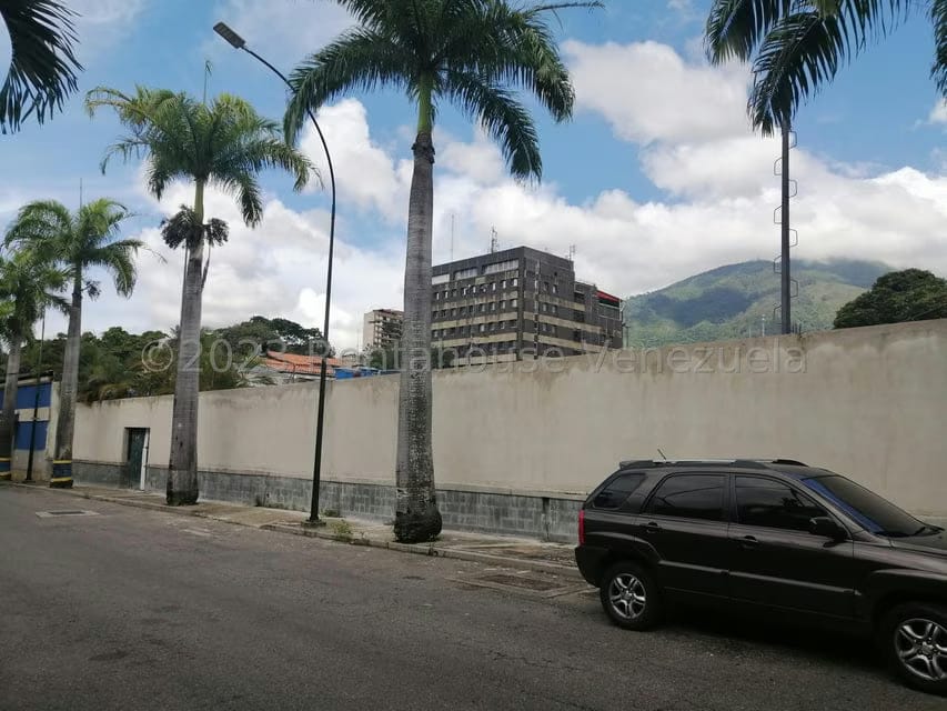 Terreno (Comercial) en Venta en El Bosque, Distrito Metropolitano - 3