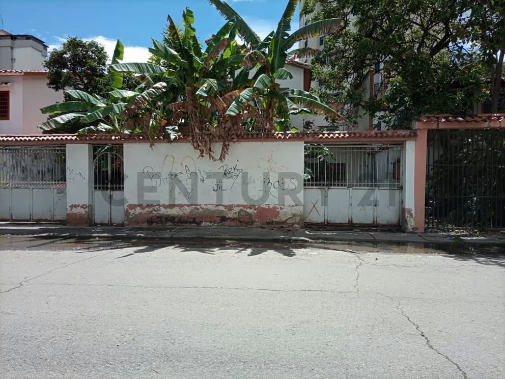 Casa Antigua en Venta. El Paraiso. Am