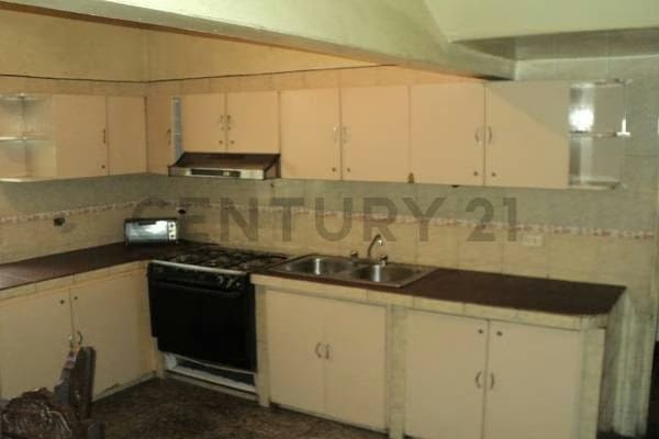 Casa Antigua en Venta. El Paraiso. Am - 3