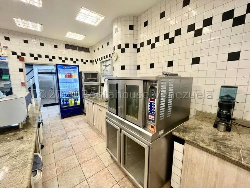 Comercial (Local Comercial) en Venta en El Recreo, Distrito Metropolitano - 9