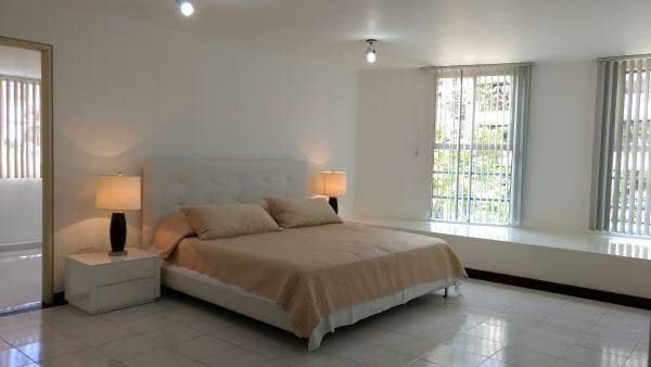 Apartamento (1 Nivel) en Alquiler en Las Mercedes, Distrito Metropolitano - 25