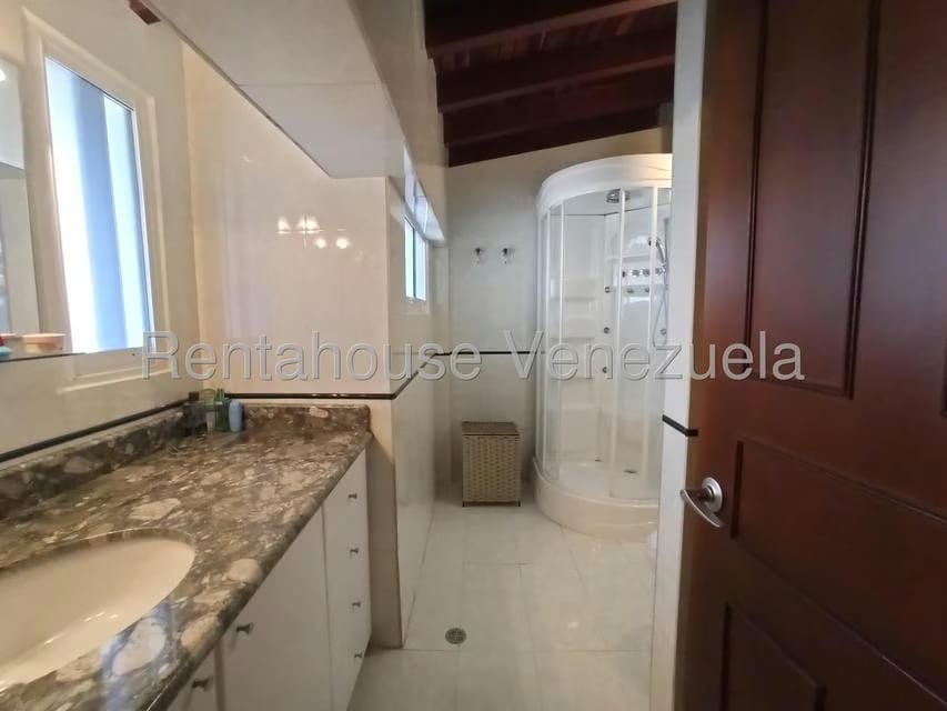 Casa (Duplex) en Venta en Alto Prado, Distrito Metropolitano - 25