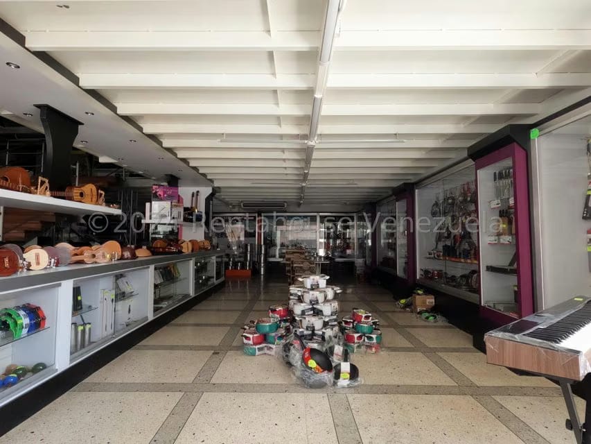 Comercial (Edificio) en Venta en Centro, Lara - 3