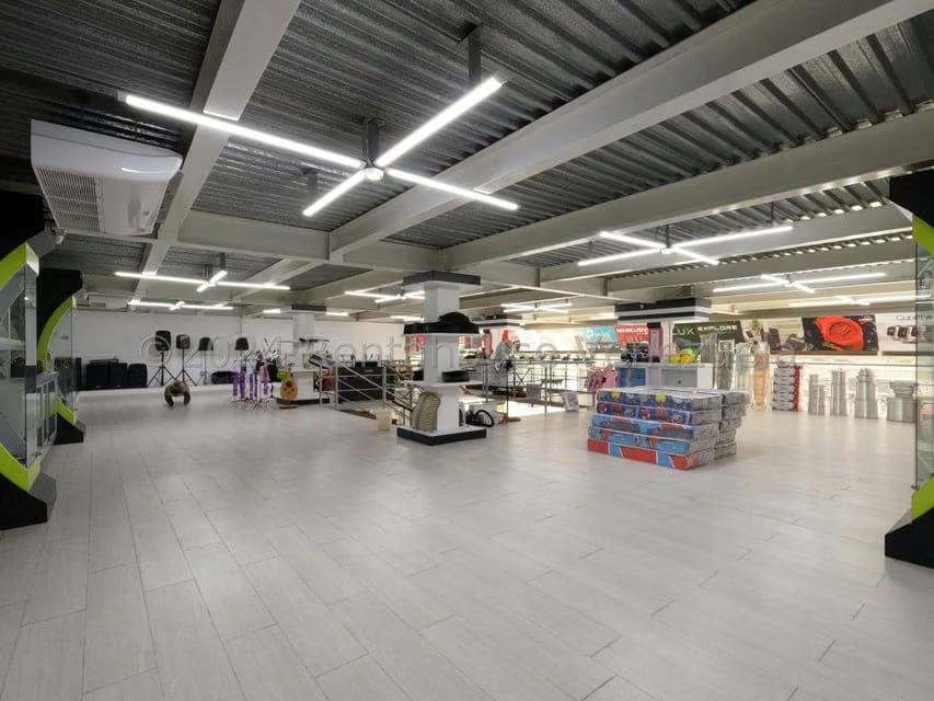 Comercial (Edificio) en Venta en Centro, Lara - 5