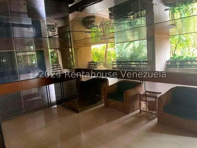 Apartamento (1 Nivel) en Venta en Santa Eduvigis, Distrito Metropolitano - 2