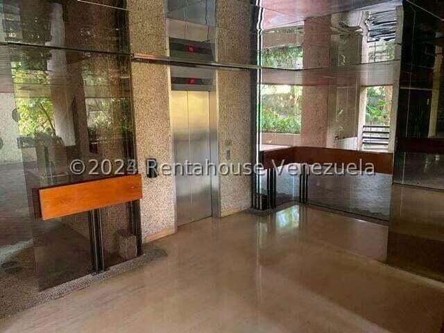 Apartamento (1 Nivel) en Venta en Santa Eduvigis, Distrito Metropolitano - 3