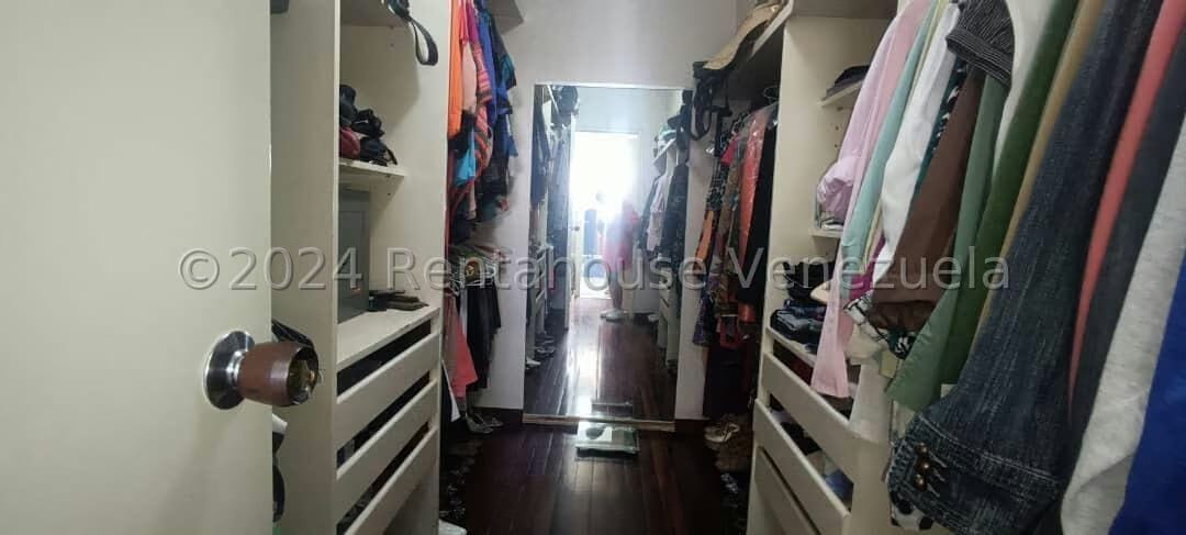 Apartamento (1 Nivel) en Venta en Santa Eduvigis, Distrito Metropolitano - 33