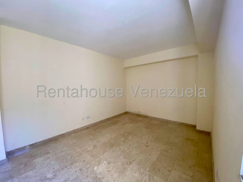 Apartamento (Duplex) en Venta en Parroquia Santa Rosa, Lara - 35