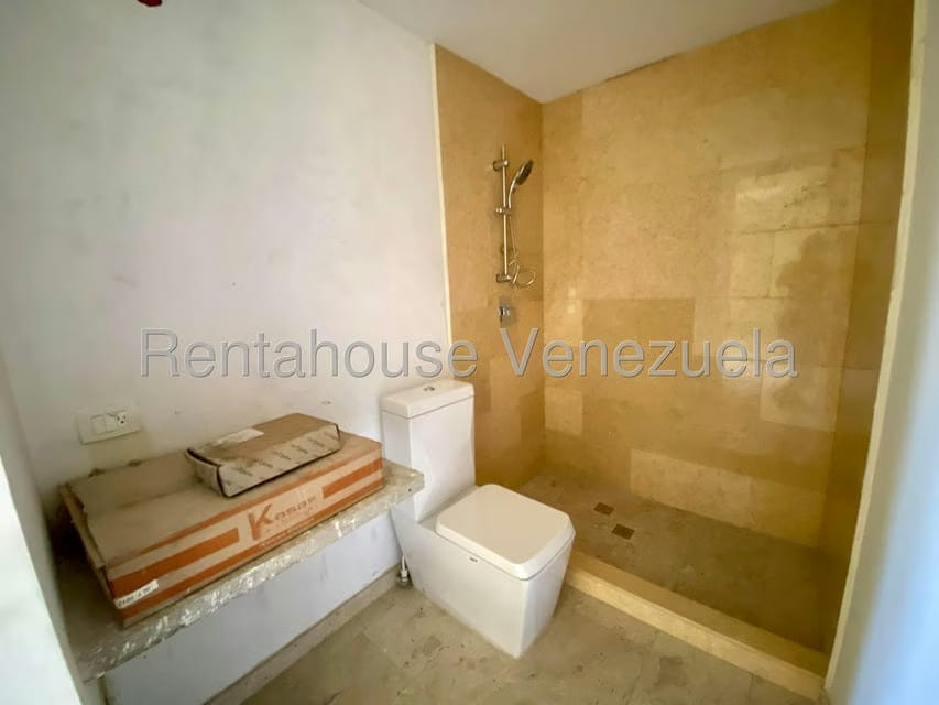 Apartamento (Duplex) en Venta en Parroquia Santa Rosa, Lara - 37