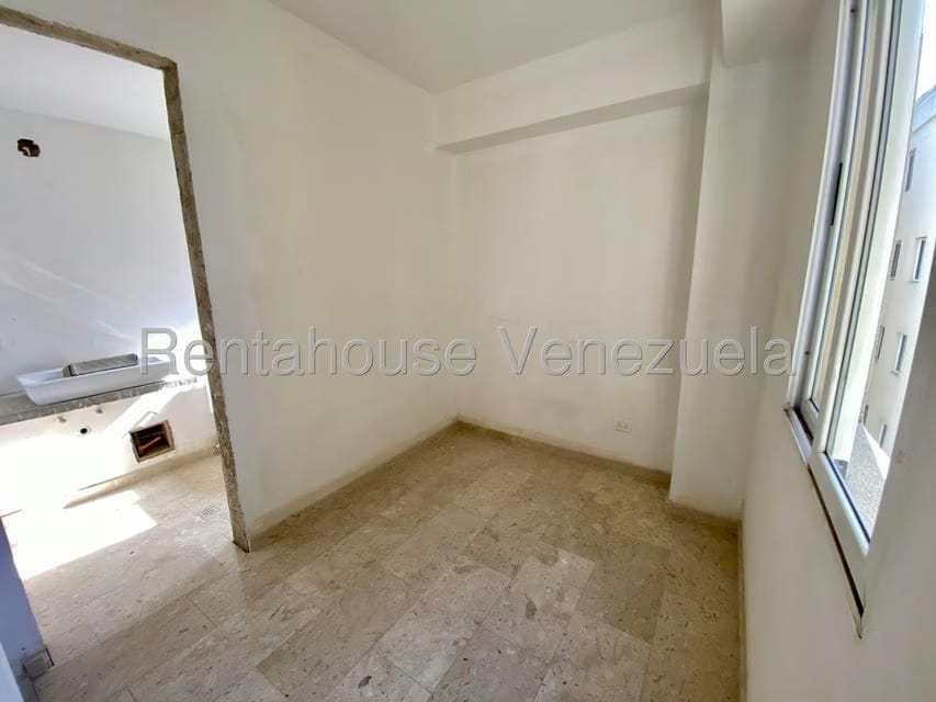 Apartamento (Duplex) en Venta en Parroquia Santa Rosa, Lara - 39