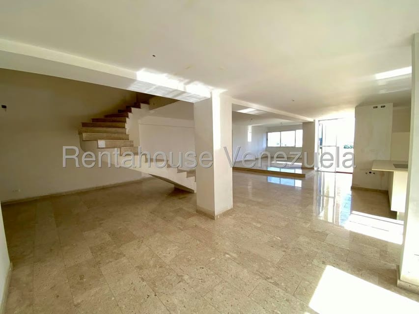 Apartamento (Duplex) en Venta en Parroquia Santa Rosa, Lara - 5