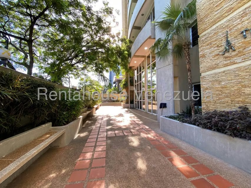 Apartamento (Duplex) en Venta en Parroquia Santa Rosa, Lara - 42