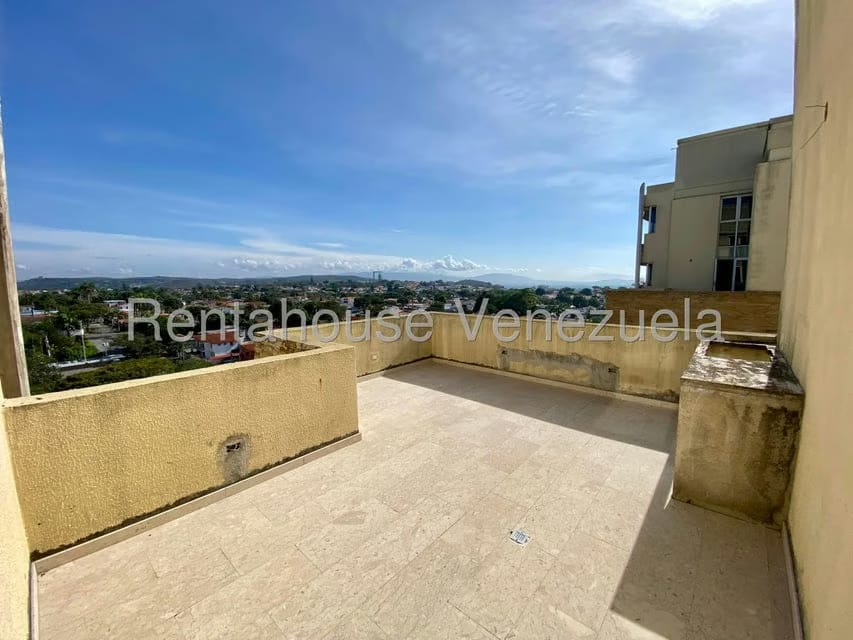 Apartamento (Duplex) en Venta en Parroquia Santa Rosa, Lara - 7