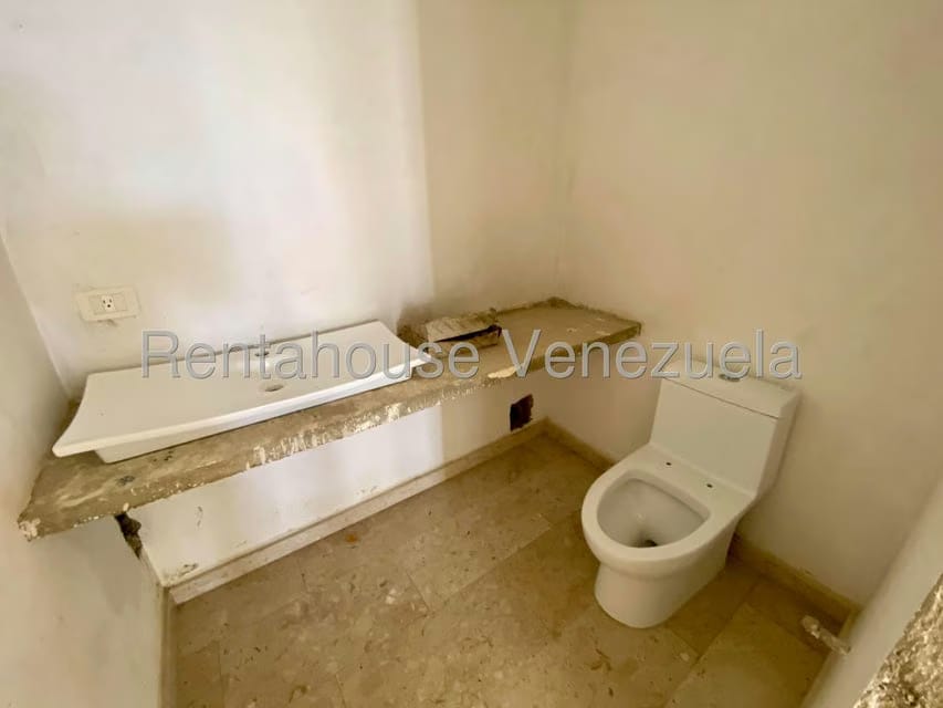 Apartamento (Duplex) en Venta en Parroquia Santa Rosa, Lara - 8