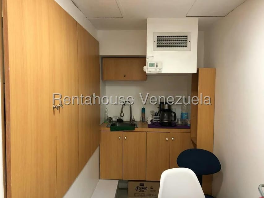 Comercial (Consultorio Medico) en Alquiler en El Cafetal, Distrito Metropolitano - 11