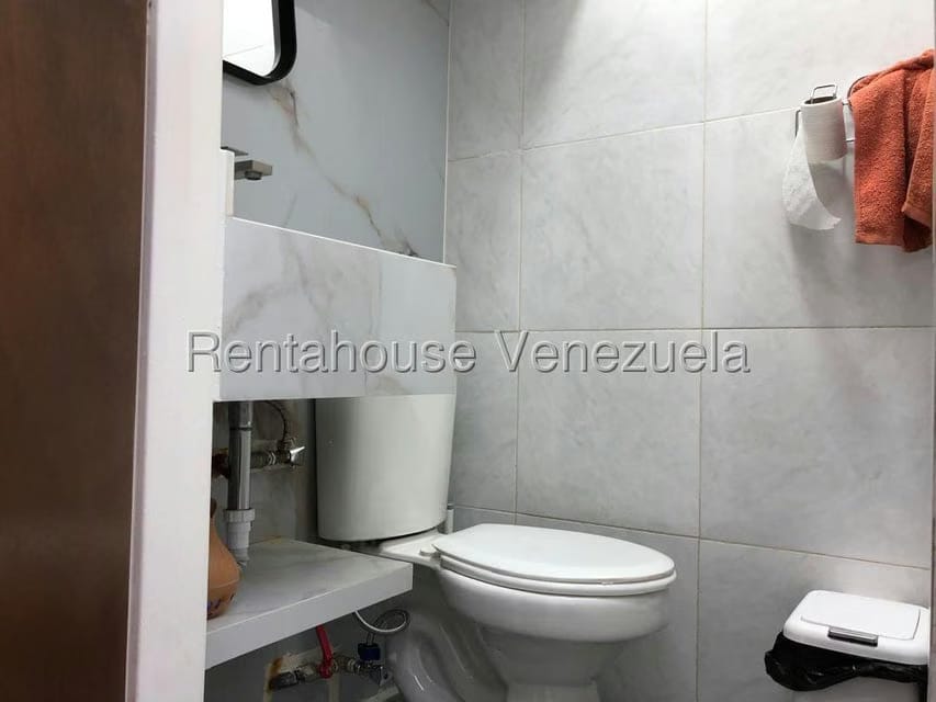 Comercial (Consultorio Medico) en Alquiler en El Cafetal, Distrito Metropolitano - 14