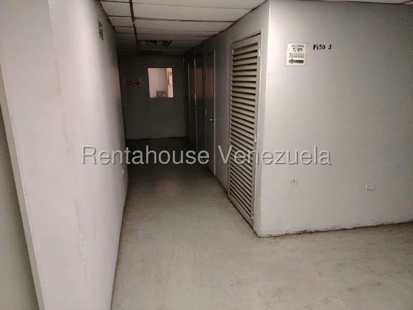 Comercial (Galpon - Deposito) en Alquiler en San Martin, Distrito Metropolitano - 12