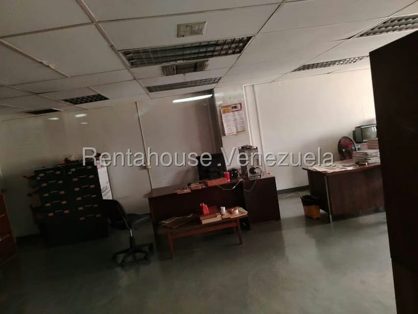 Comercial (Galpon - Deposito) en Alquiler en San Martin, Distrito Metropolitano - 10