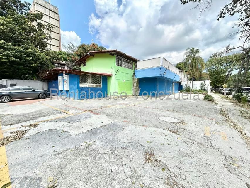 Casa (1 Nivel) en Venta en Chuao, Distrito Metropolitano - 2