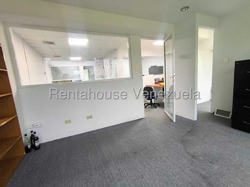 Comercial (Oficina) en Alquiler en Avenida El Milagro, Zulia - 16
