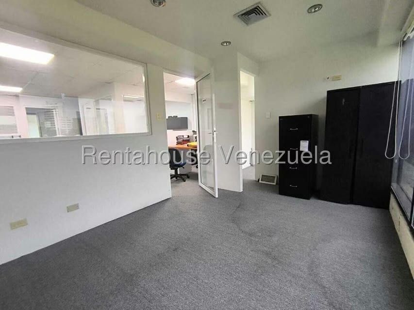 Comercial (Oficina) en Alquiler en Avenida El Milagro, Zulia - 18