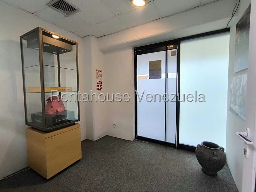 Comercial (Oficina) en Alquiler en Avenida El Milagro, Zulia - 4