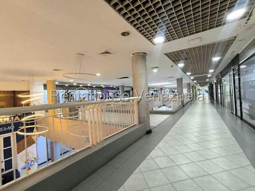 Comercial (Oficina) en Alquiler en Avenida El Milagro, Zulia - 6