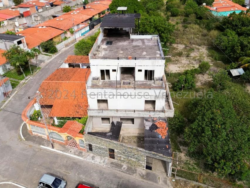 Casa (Multipes Niveles) en Venta en Almarriera, Lara - 2