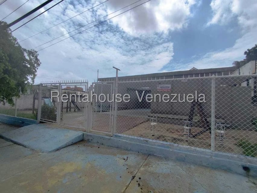 Comercial (Local Comercial) en Venta en Tierra Negra, Zulia - 26