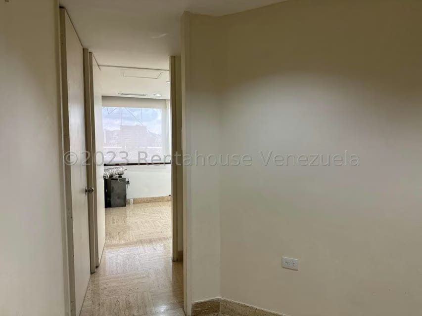 Comercial (Oficina) en Alquiler en Chuao, Distrito Metropolitano - 14