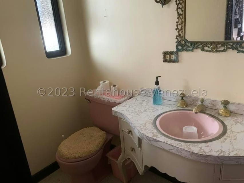 Casa (1 Nivel) en Venta en Cumbres de Curumo, Distrito Metropolitano - 20