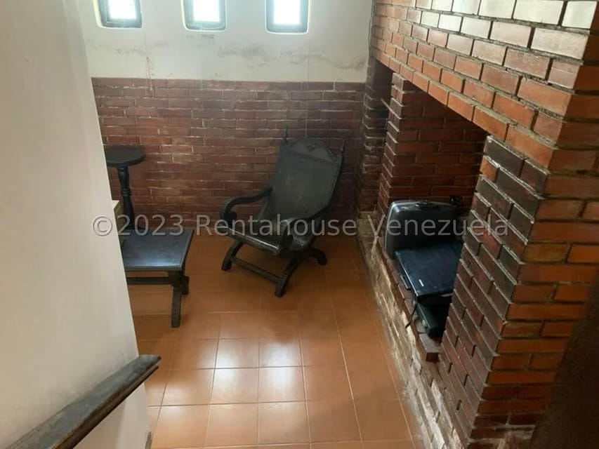 Casa (1 Nivel) en Venta en Cumbres de Curumo, Distrito Metropolitano - 24