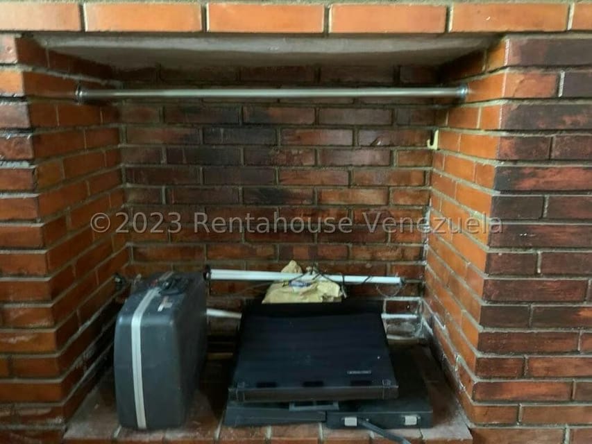 Casa (1 Nivel) en Venta en Cumbres de Curumo, Distrito Metropolitano - 27