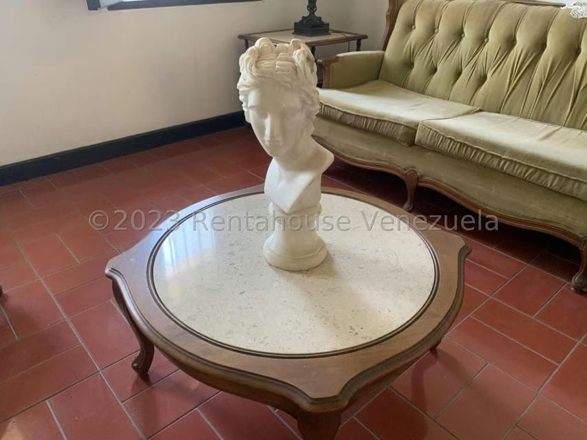 Casa (1 Nivel) en Venta en Cumbres de Curumo, Distrito Metropolitano - 36