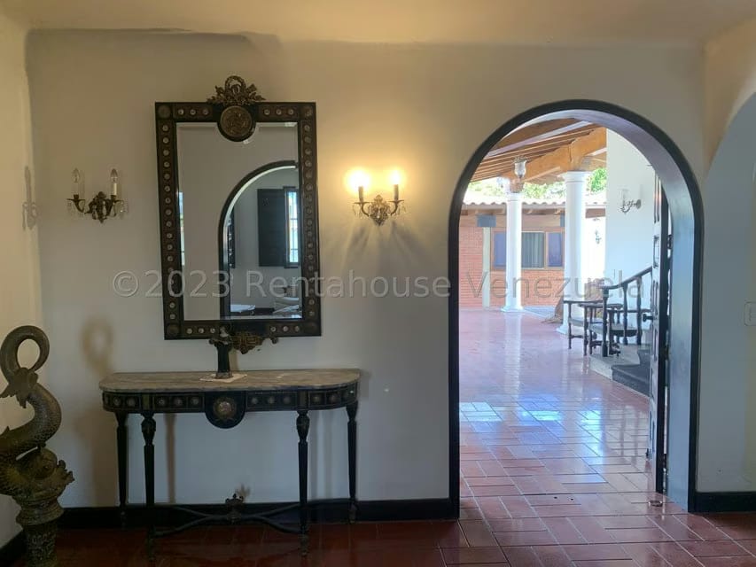 Casa (1 Nivel) en Venta en Cumbres de Curumo, Distrito Metropolitano - 37