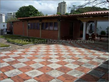 Casa (1 Nivel) en Venta en Cumbres de Curumo, Distrito Metropolitano - 5