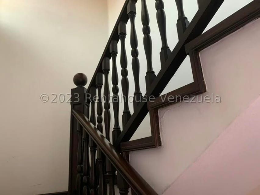 Casa (1 Nivel) en Venta en Cumbres de Curumo, Distrito Metropolitano - 42