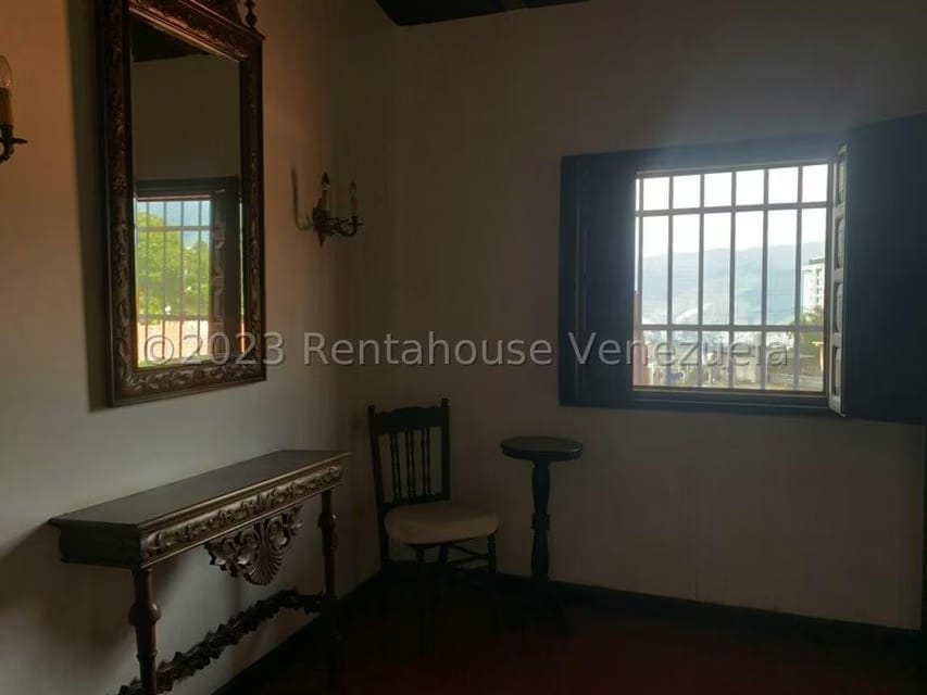 Casa (1 Nivel) en Venta en Cumbres de Curumo, Distrito Metropolitano - 49