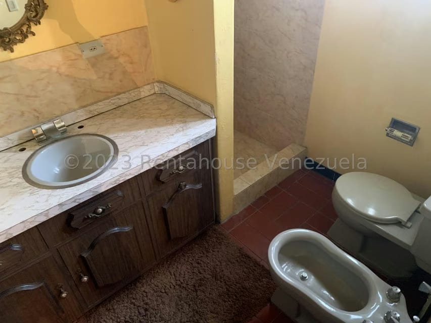 Casa (1 Nivel) en Venta en Cumbres de Curumo, Distrito Metropolitano - 60