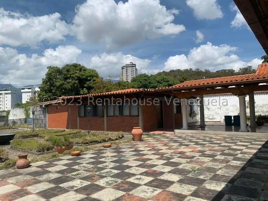 Casa (1 Nivel) en Venta en Cumbres de Curumo, Distrito Metropolitano - 7
