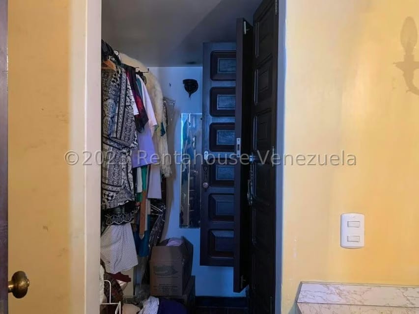 Casa (1 Nivel) en Venta en Cumbres de Curumo, Distrito Metropolitano - 61