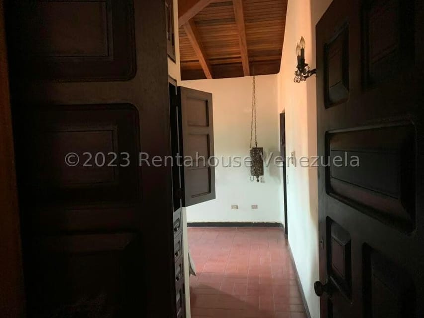 Casa (1 Nivel) en Venta en Cumbres de Curumo, Distrito Metropolitano - 62